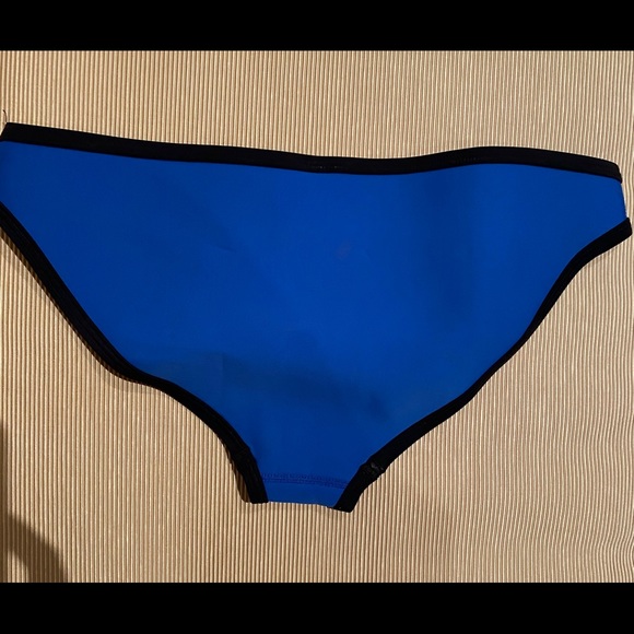 Poppy-Blue Crush Top and Bottom 💠 - Picture 7 of 7